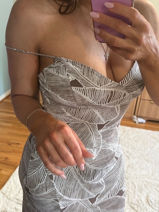 Windsor Dresses & Skirts - Windsor Taupe & White Strapless Leaf-Print Bodycon Dress